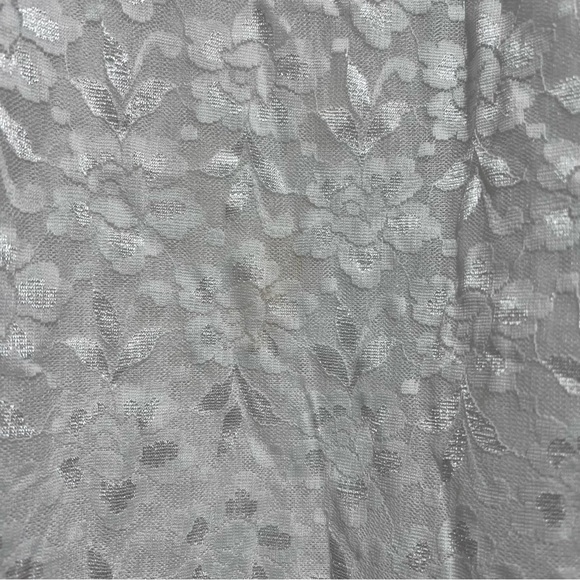 Delicate White Lace Chemise with Floral Pattern :Box OW3: - Picture 8 of 10